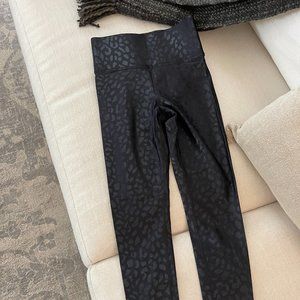 Carbon38 High Rise 7/8 Legging in Black Leopard Takara Shine